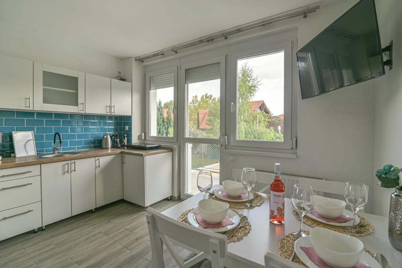 Happy Apartments Balatonlelle Eksteriør billede